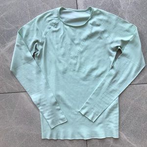 Lululemon Athletica long sleeve top mint green